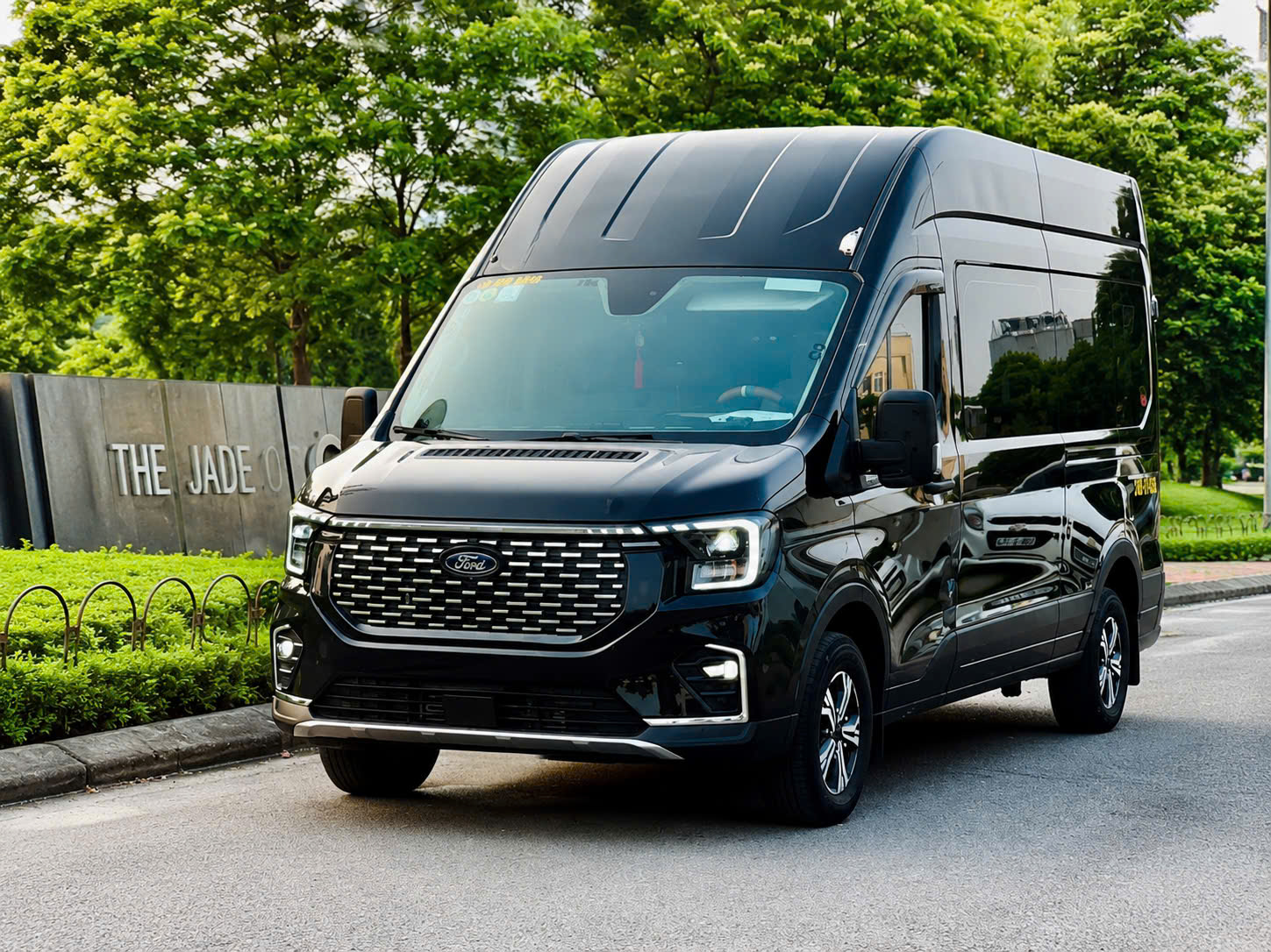 Cho thuê xe Ford Transit có lái