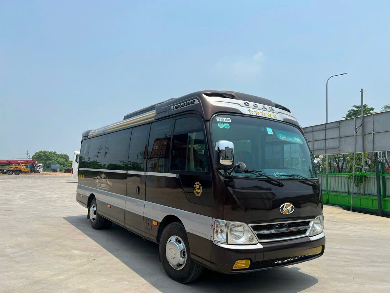 Cho Thuê Xe 16 Chỗ Limousine