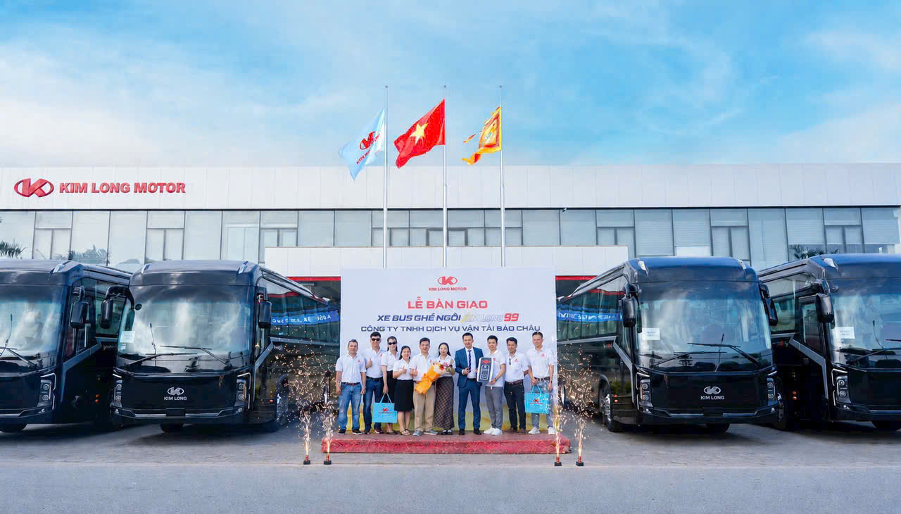 Cho thuê xe 19 chỗ Limousine - Nhiều hơn về chỗ ngồi, nổi bật hơn về trải nghiệm