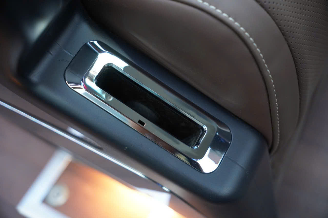 Vì sao nên chọn xe 19 chỗ Limousine thay vì chỉ quan tâm đến giá thuê?