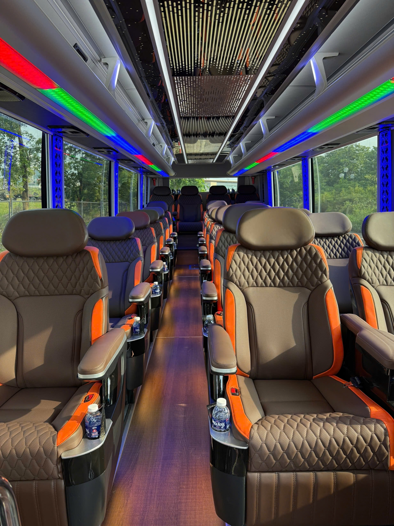 Cho Thuê Xe Limousine 24 Chỗ