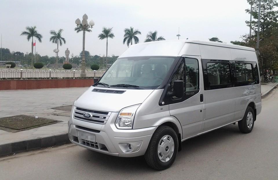 Cho thuê xe Ford Transit có lái