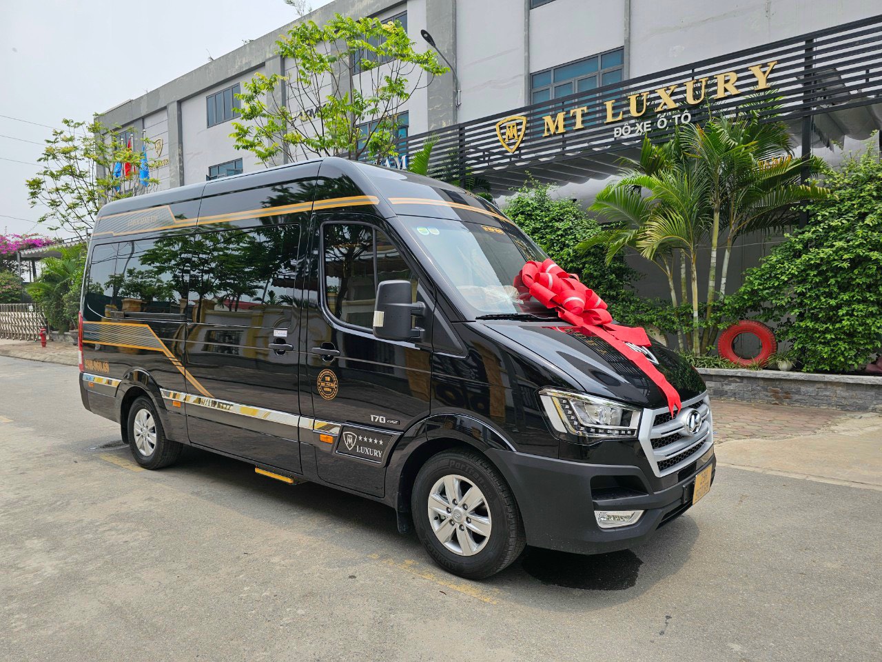  Cho thuê xe Limousine có lái