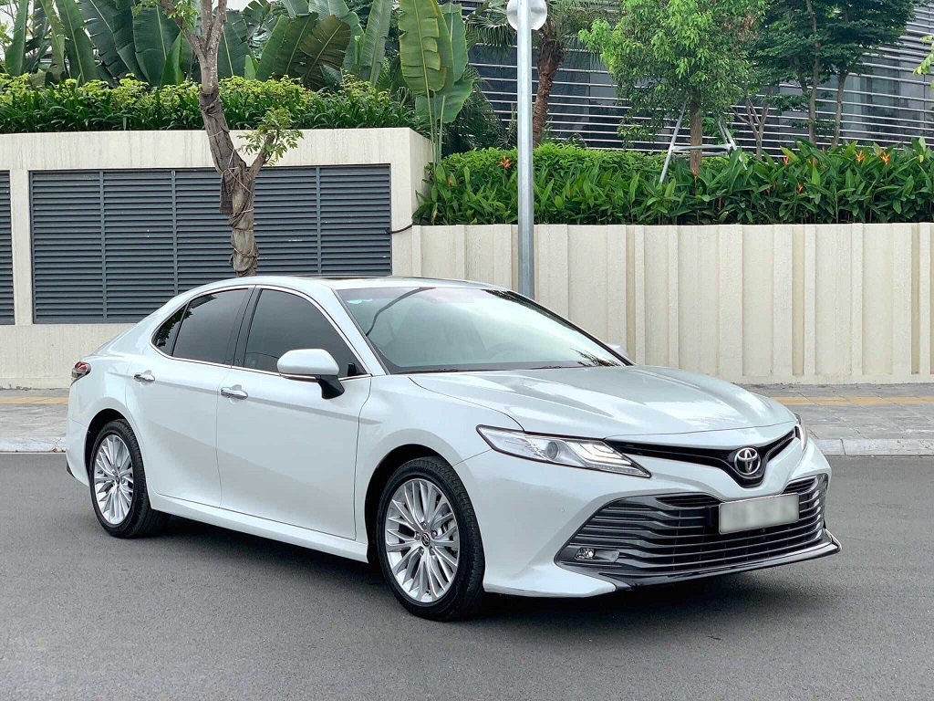 Cho thuê xe Toyota Camry có lái