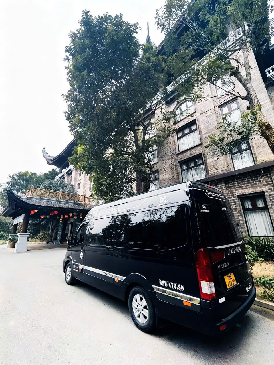Thuê Xe Limousine 16 Chỗ Hà Nội Cho Nhóm Đông Người