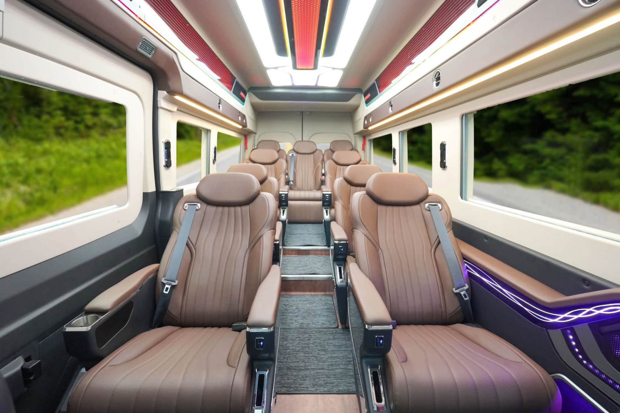 Thuê Xe Limousine 11 Chỗ Đi Bái Đính Ninh Bình